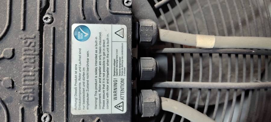 2022-12-22-exterior-fans-etiqueta.jpg