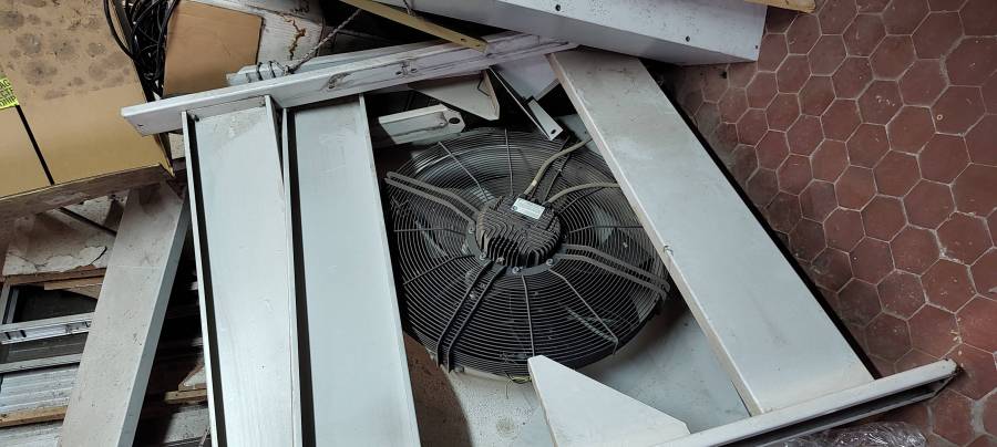 2022-12-22-exterior-fans.jpg